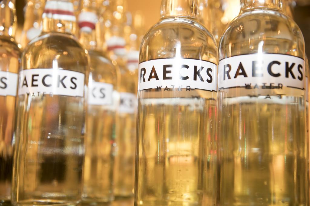 Hotel Raecks Haarlem Bagian luar foto