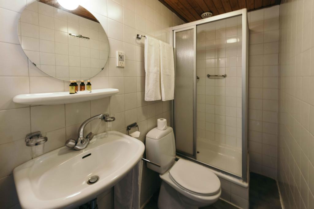 Hotel Raecks Haarlem Bagian luar foto