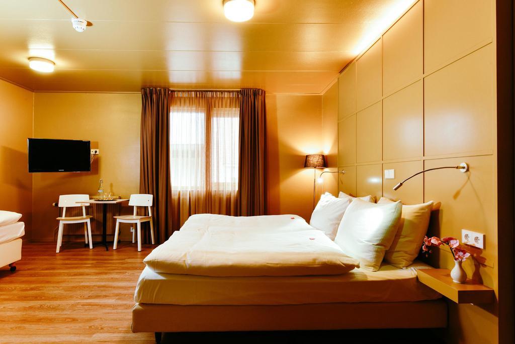 Hotel Raecks Haarlem Bagian luar foto