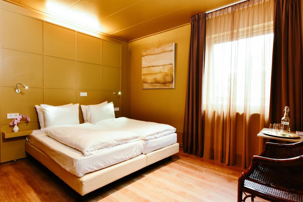 Hotel Raecks Haarlem Bagian luar foto