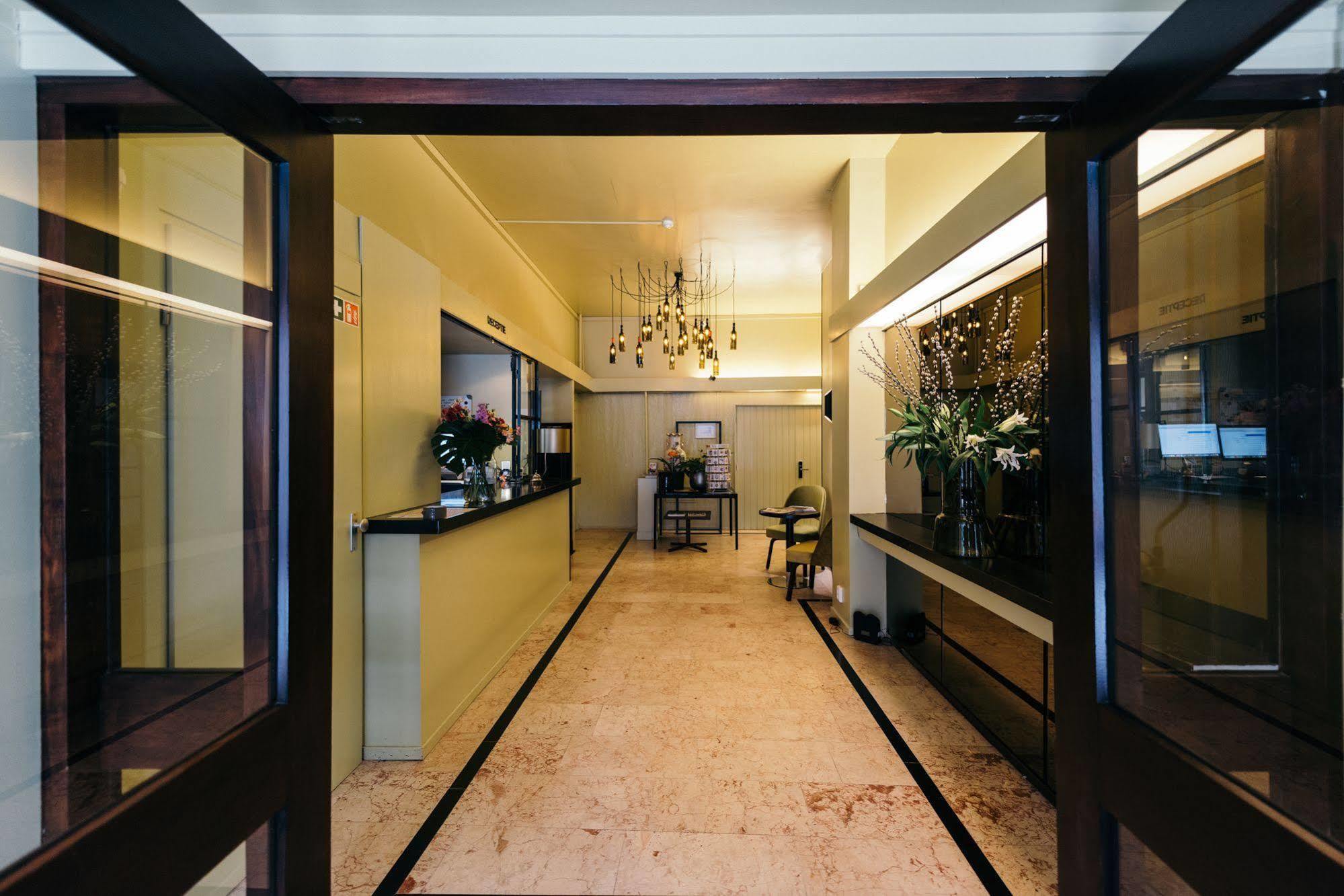 Hotel Raecks Haarlem Bagian luar foto